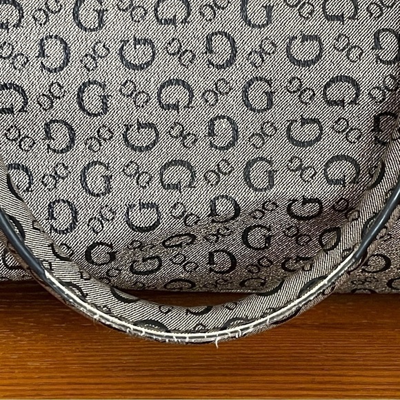 Guess Satchel Handbag Purse - Picture 7 of 12